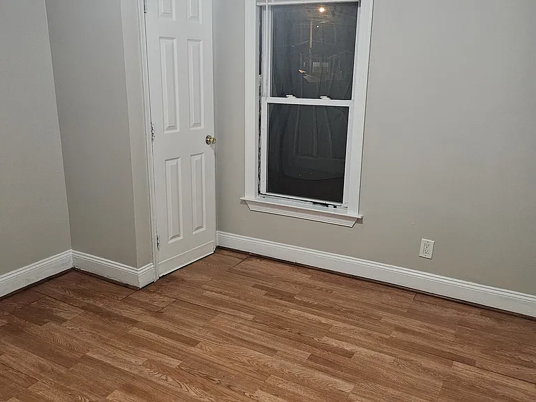 805 Eastern Ave — Photo 4