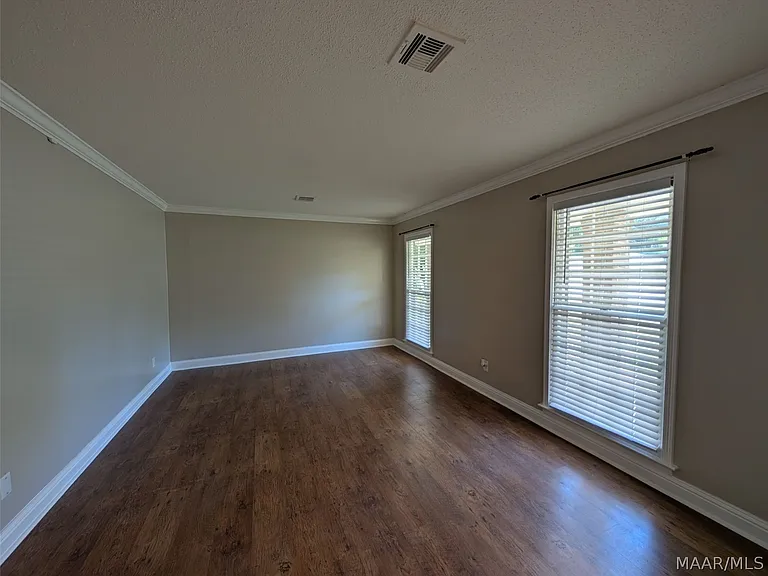 1201 Hillman St — Photo 5
