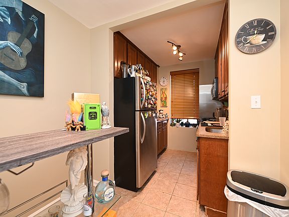 5th image of 2626 Homecrest Ave #315