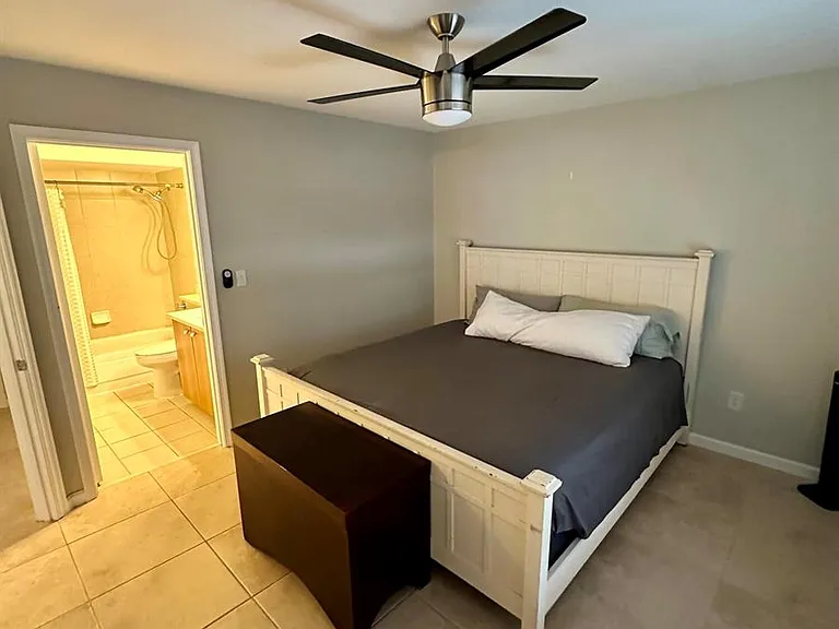 1050 Crystal Way #H — Photo 18