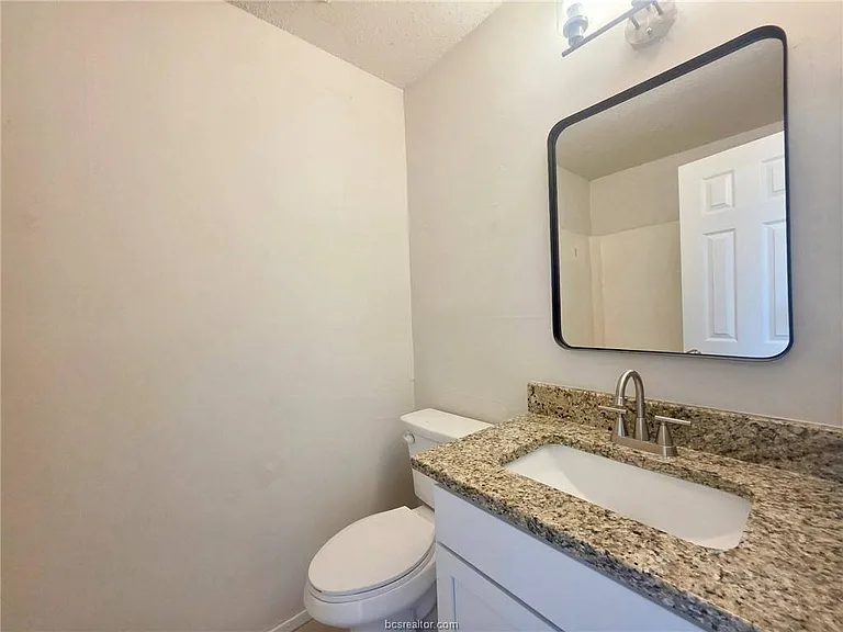 1020 Autumn Cir #C — Photo 7
