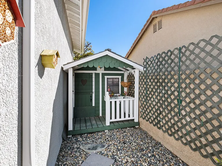 20891 Porter Ranch Rd — Photo 36