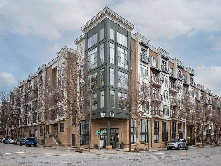712 Tucker — Photo 4