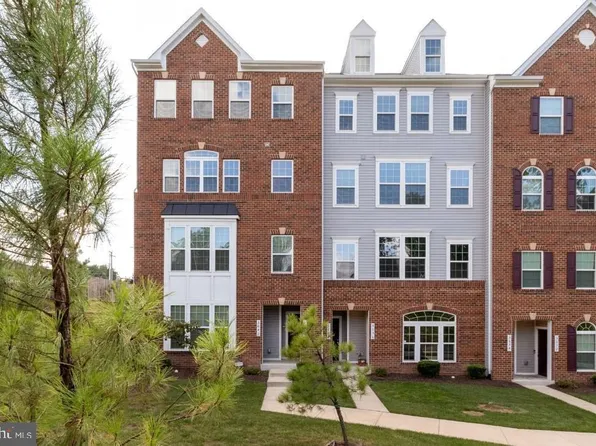 3640 Briarwood Dr, Dumfries, VA 22026