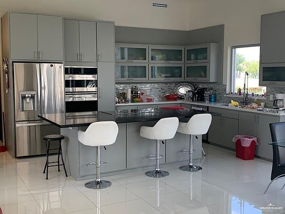 4th image of 1102 Flamingo Ave