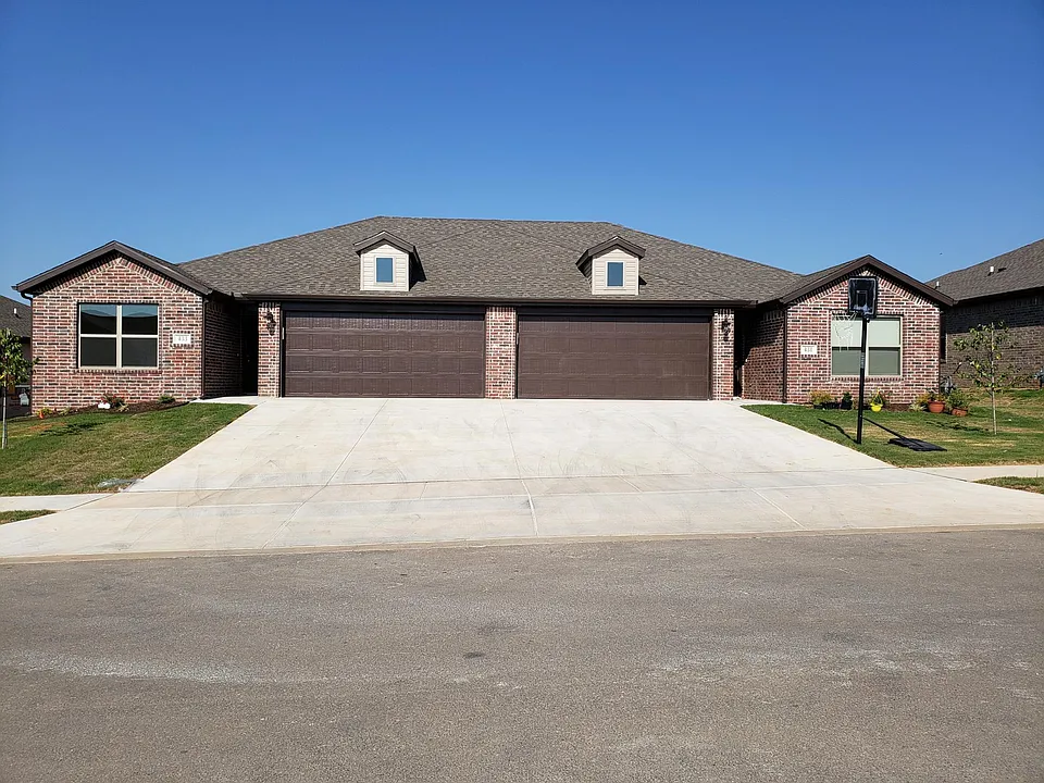 433 Red Robin St #433