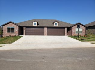 431 Red Robin St, Centerton, AR 72719