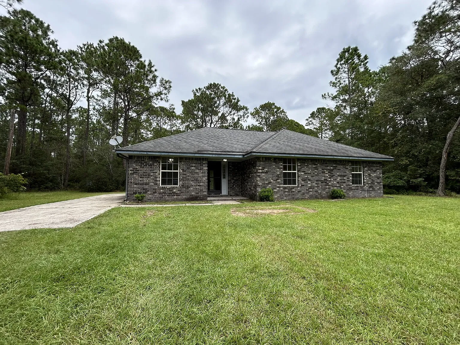 3 bed, 2.0 bath, 1472 sqft, $1,650 — Photo 1