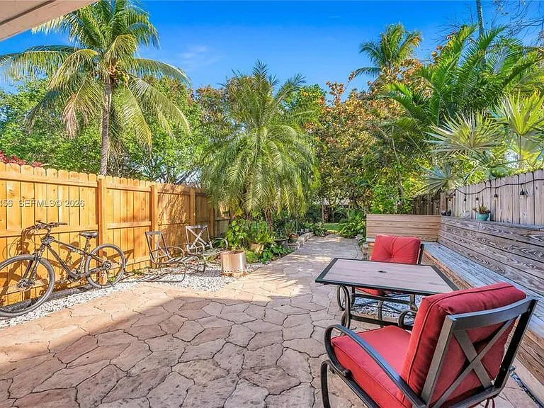 7018 SW 53rd Ln — Photo 32