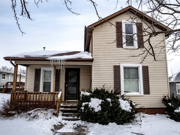 203 Prospect St NE, Blairstown, IA 52209