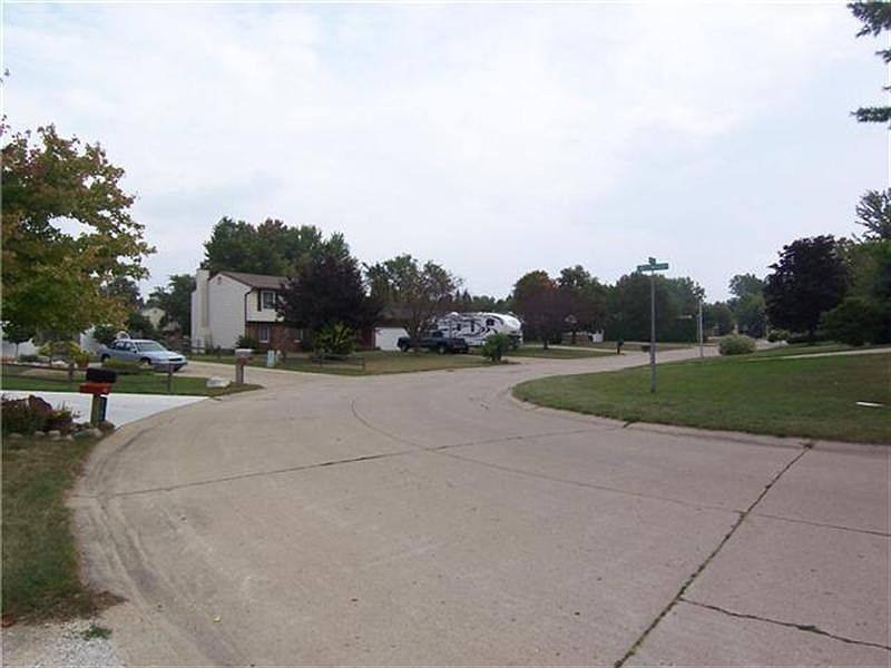 2nd image of 5200 Crestwood Dr
