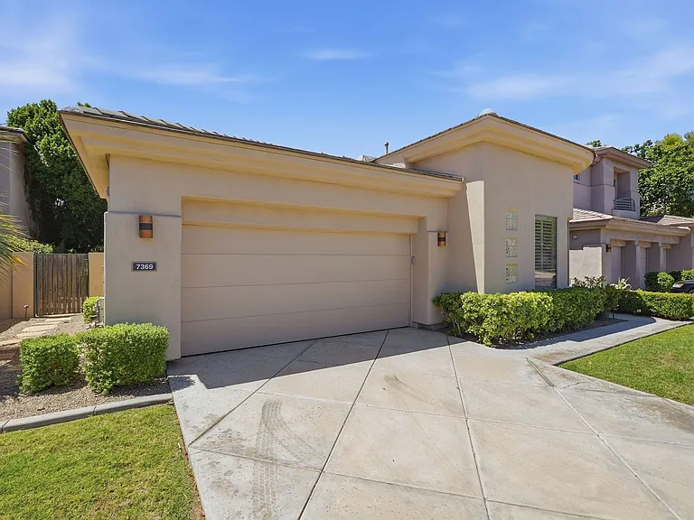 7369 E Del Acero Dr — Photo 6