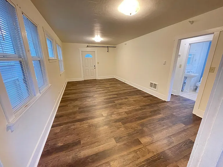 3811 Aurora Ave N #1 — Photo 5