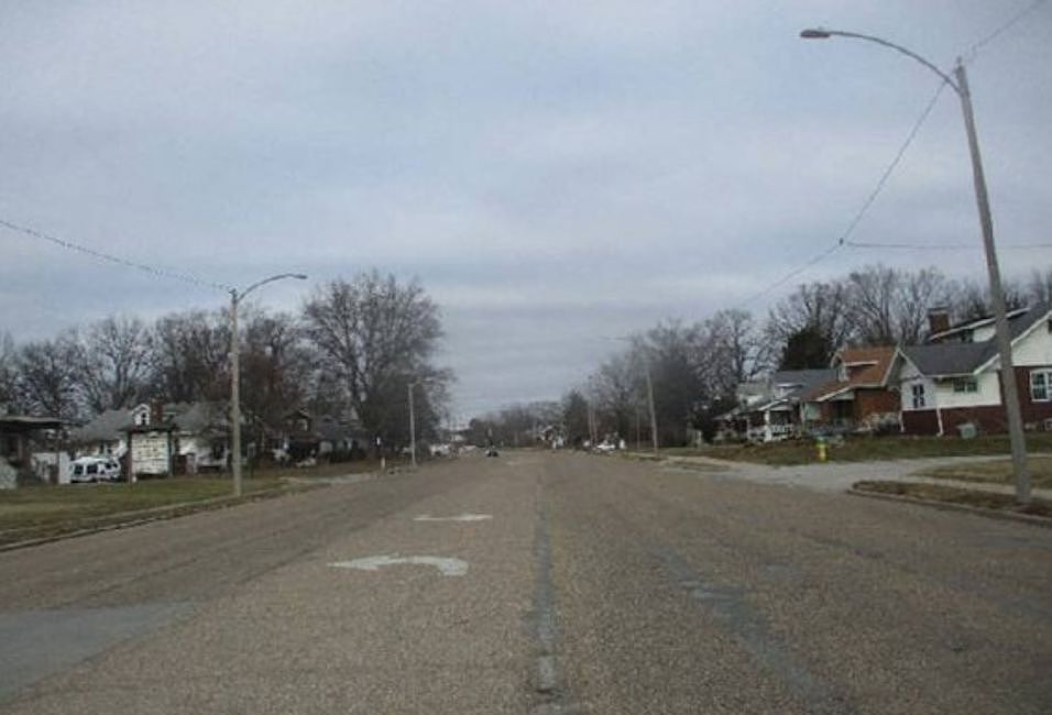 Exterior Neighborhood (street photo)