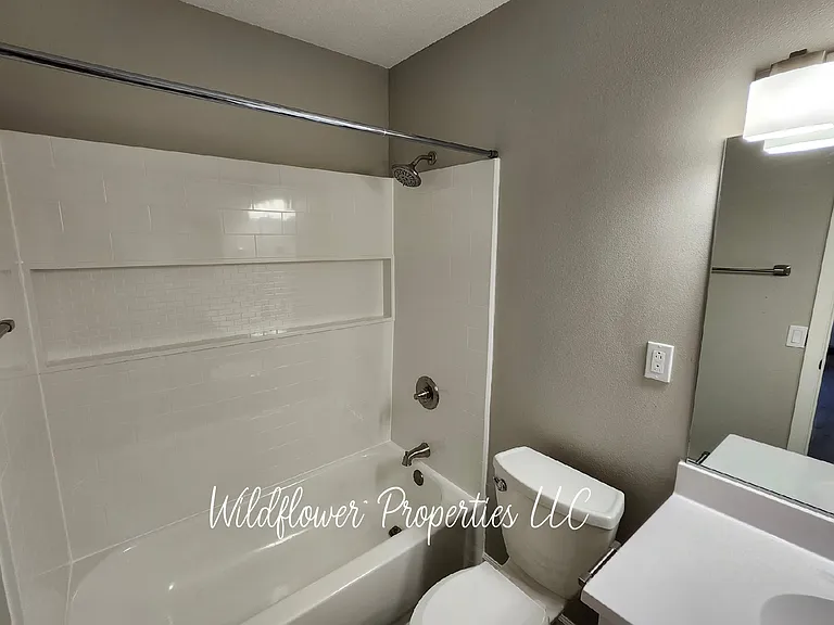 706 S Center St #4 — Photo 10