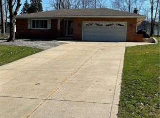 9381 Vista Dr, North Royalton, OH 44133