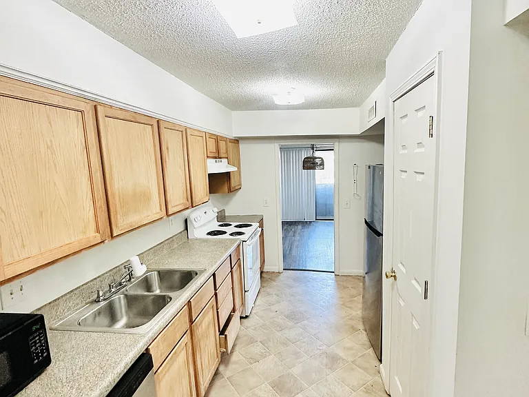 2058 Watermark Pl — Photo 2