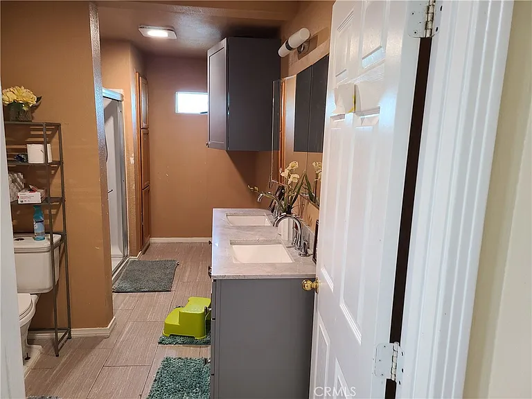 11685 Holmes Ave — Photo 12