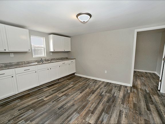5th image of 1517 La Salle St
