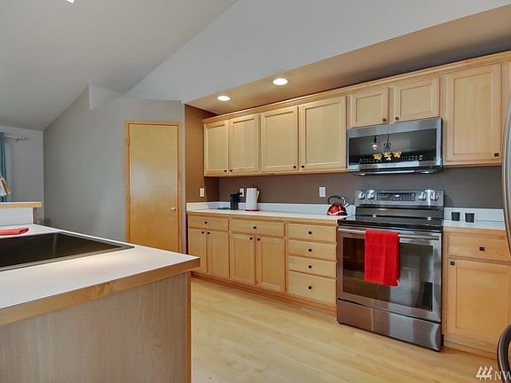5th image of 2707 173rd St E