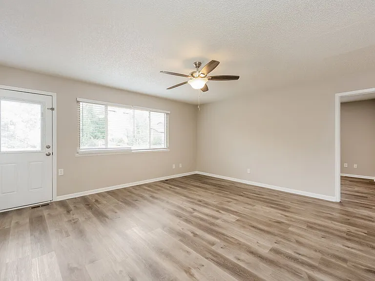 8327 Chancellor Dr — Photo 11