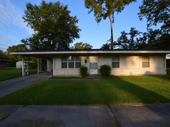 2600 Gen Moore, Lake Charles, LA 70601