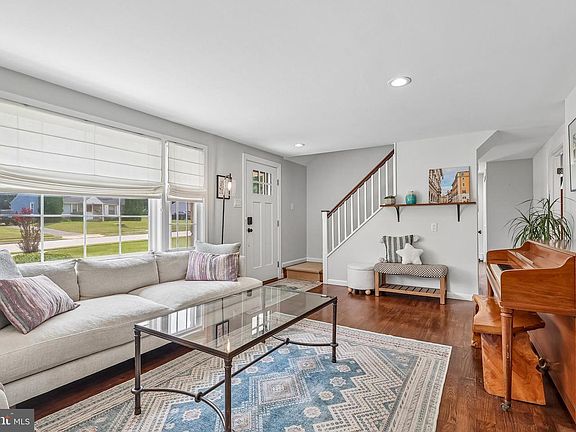 5th image of 417 Suffolk Rd