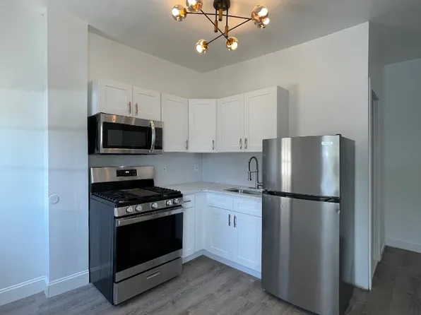 621 N 2nd St, Camden, NJ 08102