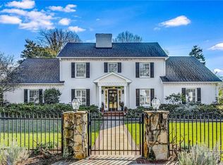 2550 Forest Dr, Winston Salem, NC 27104