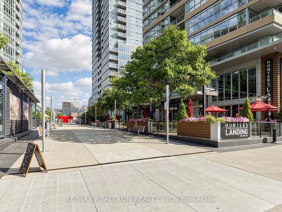 3rd image of 102 Fort York Blvd