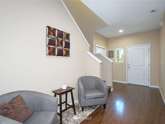 5th image of 5403 NE 52nd St