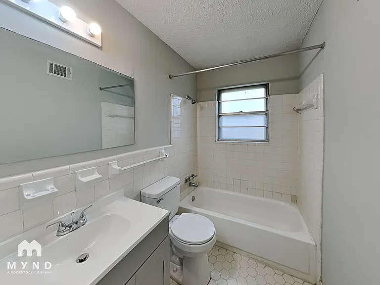 2061 Coral Hills Dr — Photo 13