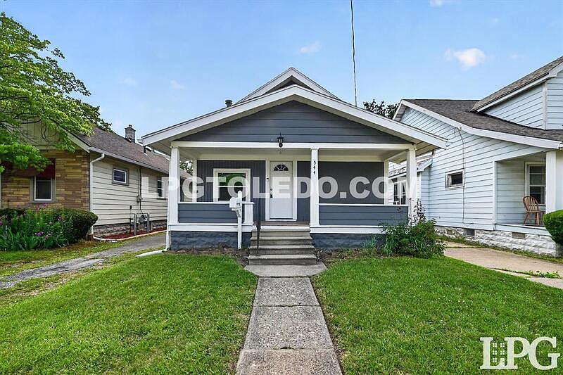 1st image of 544 Woodsdale Ave