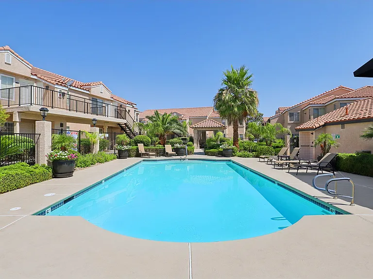 Versailles Senior Apartments — Photo 9