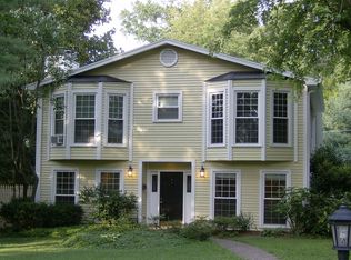 3315 Chickadee Rd, Audubon Park, KY 40213