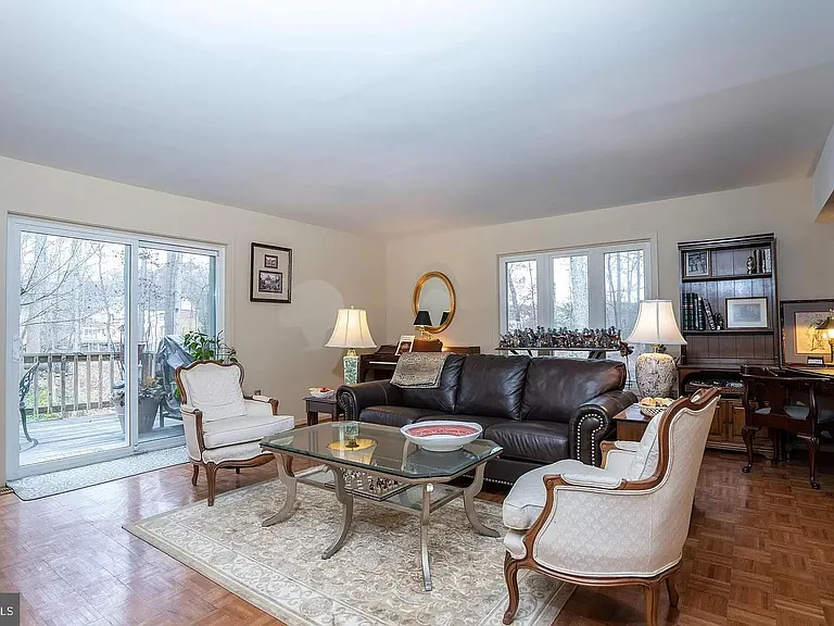 11696 Fox Glen Dr — Photo 13