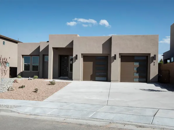 43 Confianza St, Los Alamos, NM 87544