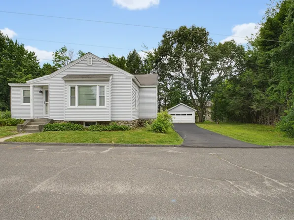 17 Reynolds St, Worcester, MA 01606