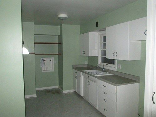 3rd image of 3755 Rosemont Blvd