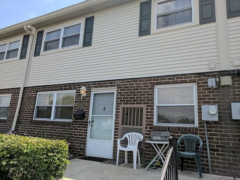 603 Edison Ave #D — Photo 1