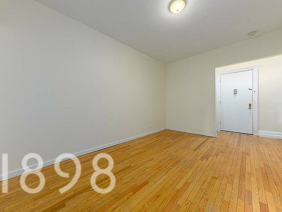 5th image of 4338 39th Pl APT 29