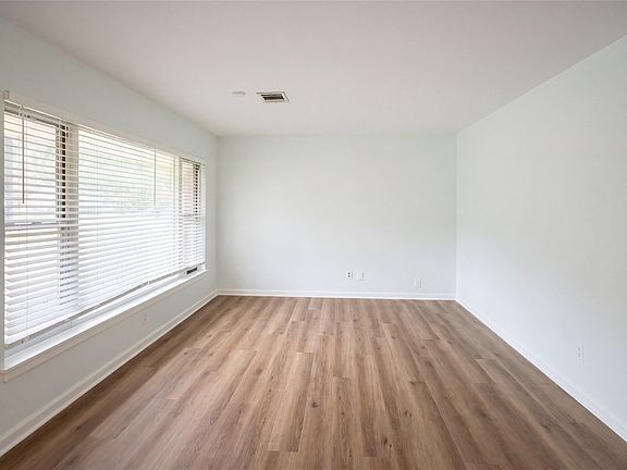4th image of 10502 Aledo Dr