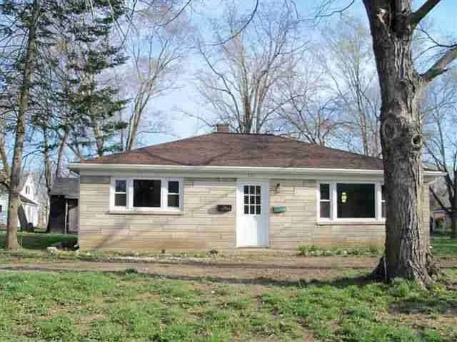 305 E Union St photo 1