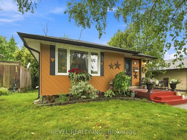 562 Capilano Cres, Oshawa, ON L1H 7V2