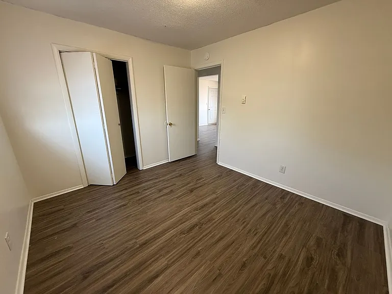 2824 E Memorial Dr — Photo 26