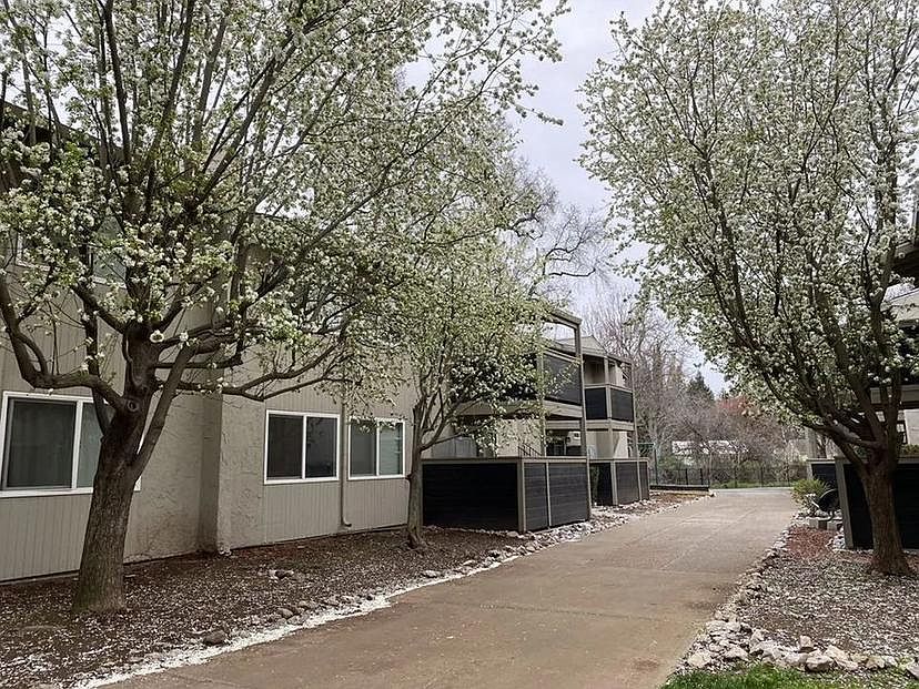 Menlo Pointe Apartments 120 Menlo Way Chico CA Zillow