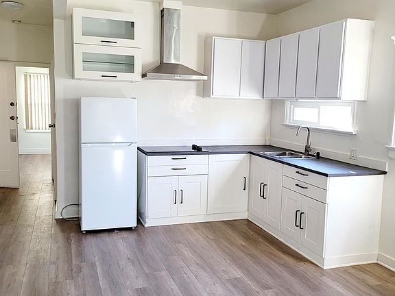 3rd image of 336 S Wilton Pl #338-1/2