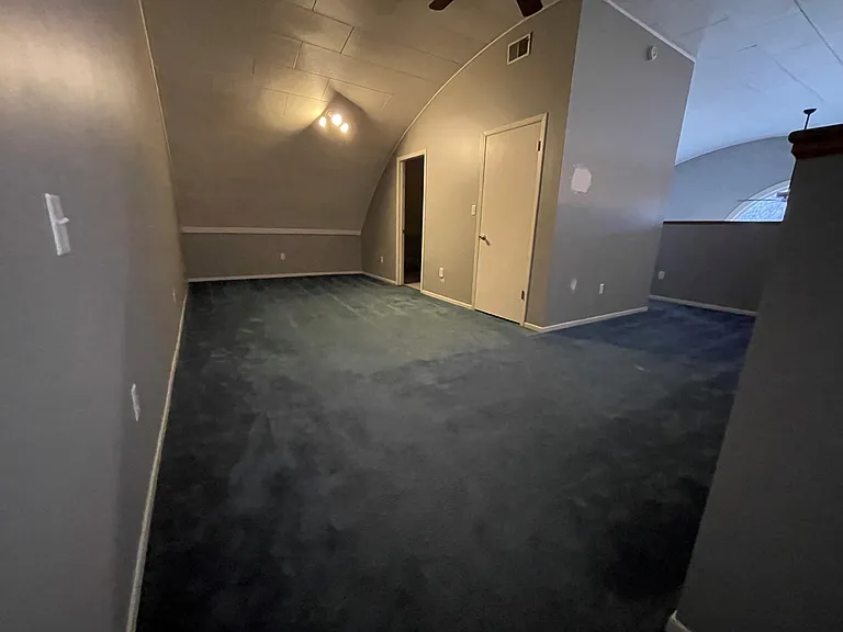 102 W 2nd St — Photo 11