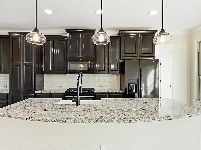 9507 McKnight Loop — Photo 8