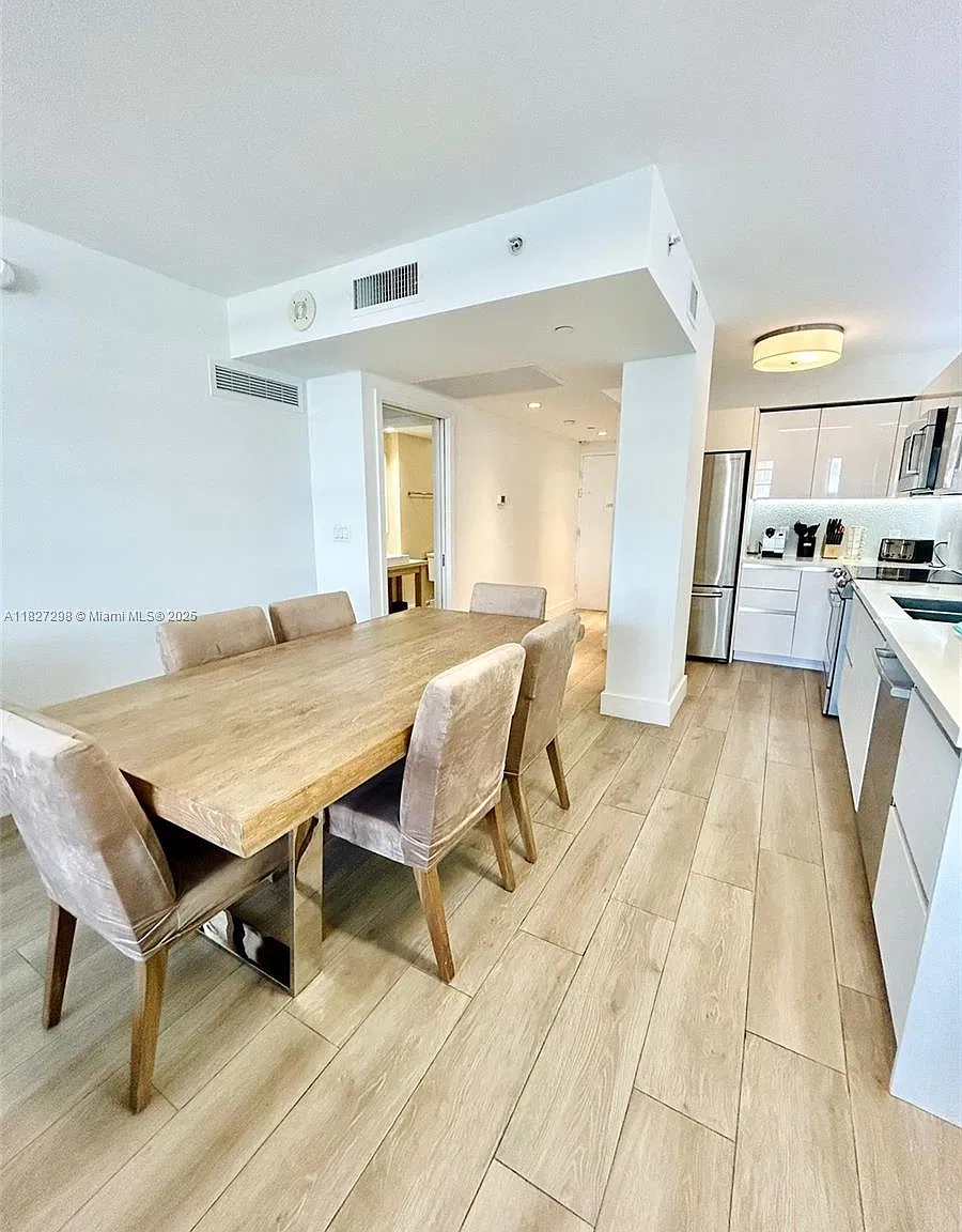 The Decoplage Condo — Photo 3
